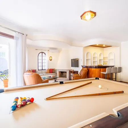 Villa Holiday Home In Albufeira Near Castelo Beach *