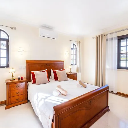 Villa Holiday Home In Albufeira Near Castelo Beach