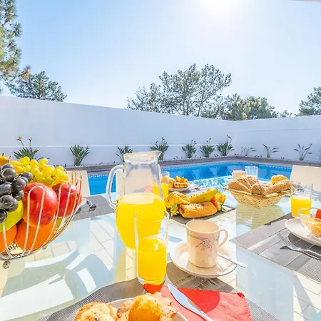Holiday Home In Albufeira Near Castelo Beach